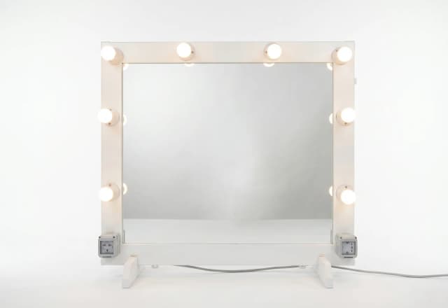 Specchio trucco con lampadine 100×80 cm