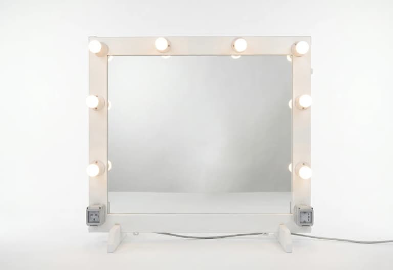 Specchio trucco con lampadine 100×80 cm