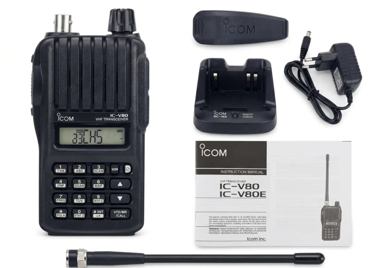 Kit walkie talkie Icom con valigia e caricabatterie